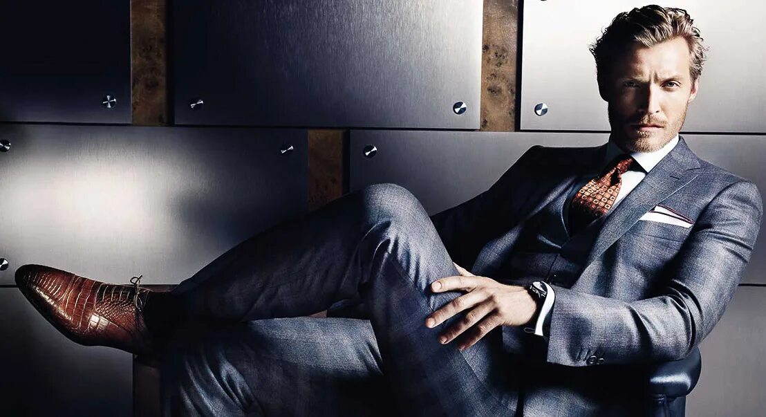 Костюм плохо сидит. Massimo dutti костюм. На мне любая одежда сидит хорошо как. Одежда хорошо сидит. Одежда хорошо сидит.