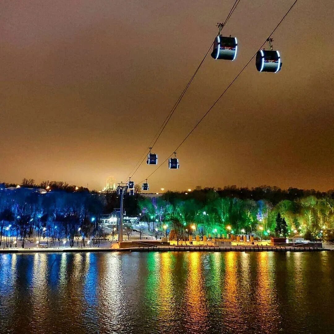 Воробьёвы горы Москва канатная дорога. Канатная дорога Лужники Воробьевы горы. Воробьевы горы в Москве канатка. Воробьёвы горы канатная доро.