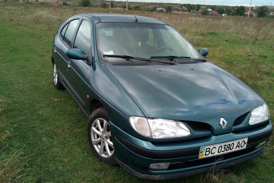 Renault львов. Рено Меган 1997. Рено 1997 года выпуска. Рено Меган 1997 года фото. Сколько стоит Рено Меган 1 1997 год.