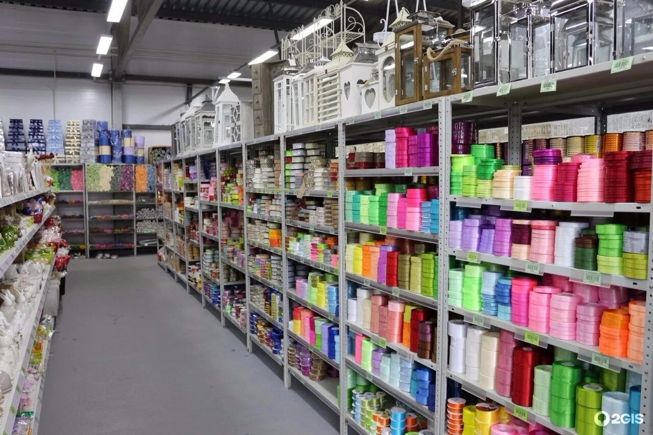Магазин камней спб. Апраксин двор магазин игрушек. Оптовые декоративные магазин. Трамвайная 14р пермь. Самый большой магазин пряжи в спб.