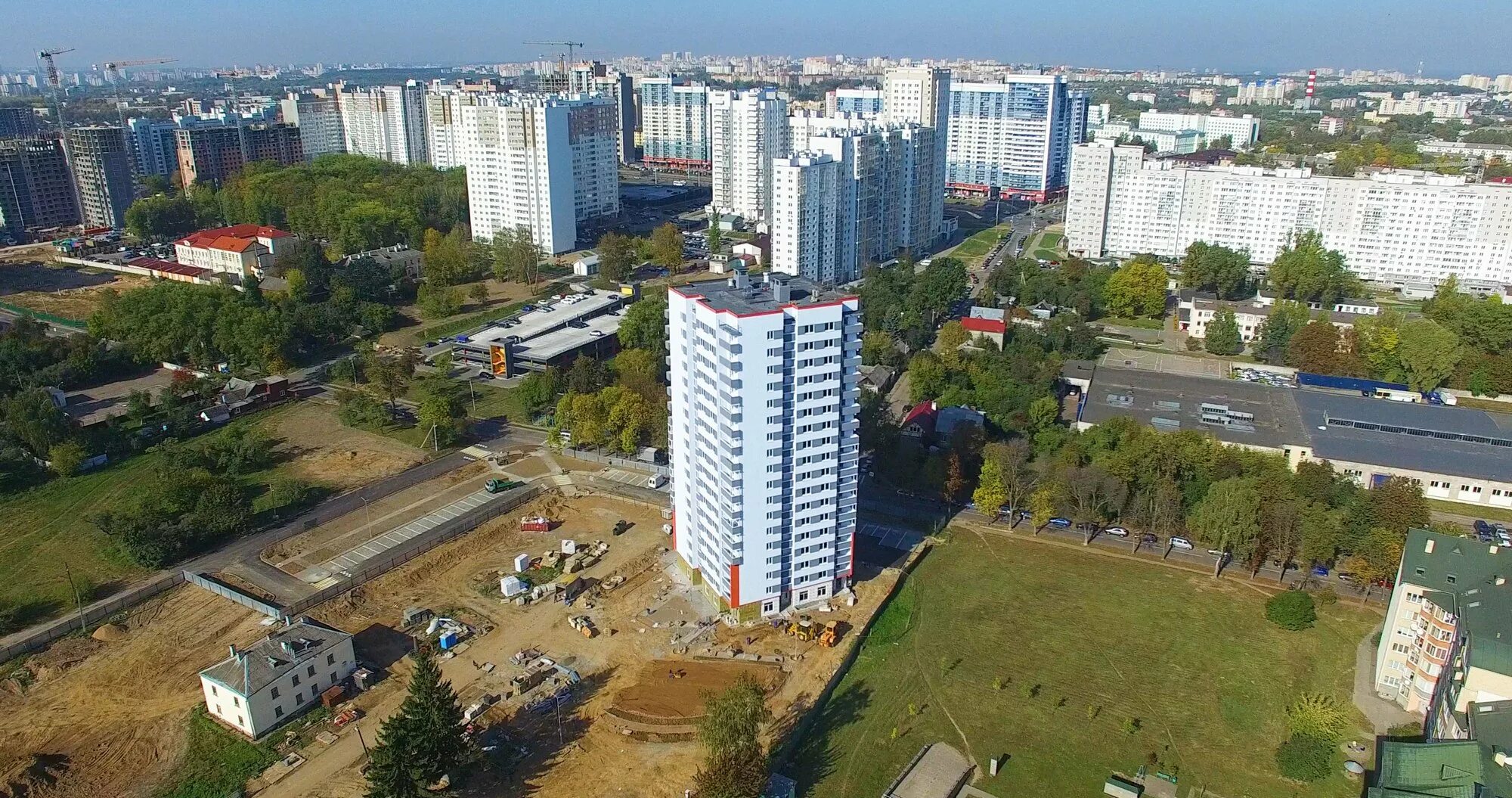 Комплекс из трех высоток. Минский квартал. Жк минская. Ул грушевская д 10 минск. Новостройки минска фото.