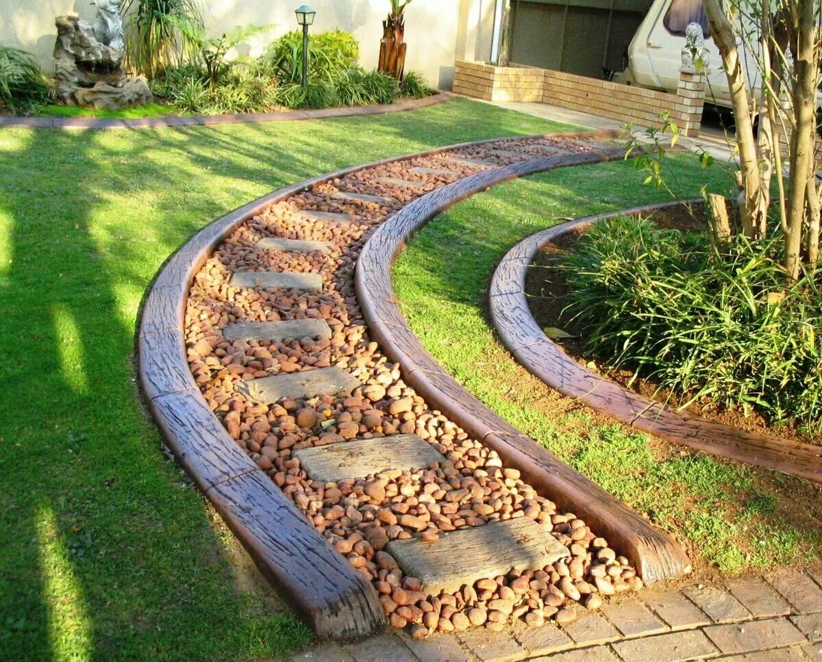 необычные садовые дорожки. дорожки на даче своими руками из подручных материалов. садовые дорожки. необычные садовые дорожки. извилистые дорожки в саду.