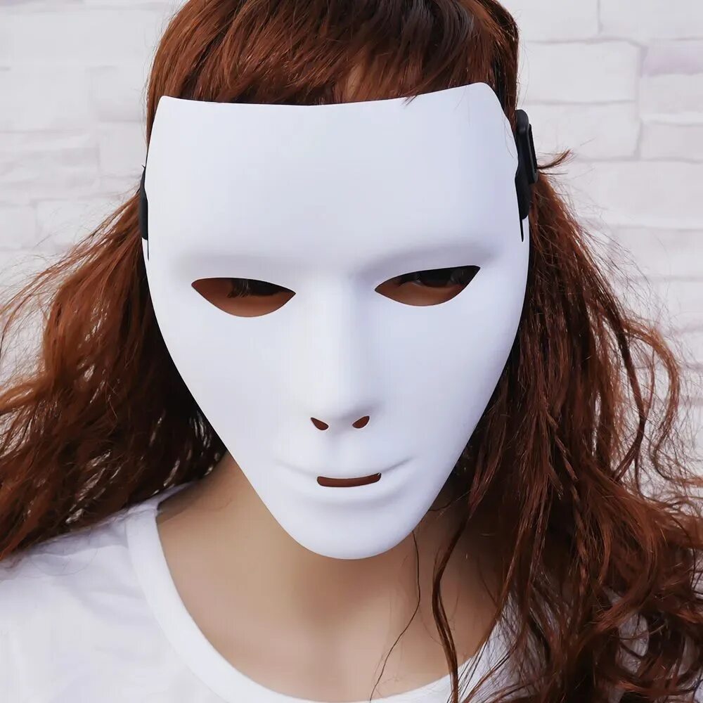 Белая маска. Интересные маски. Маска пластиковая. Девочка в маске.
