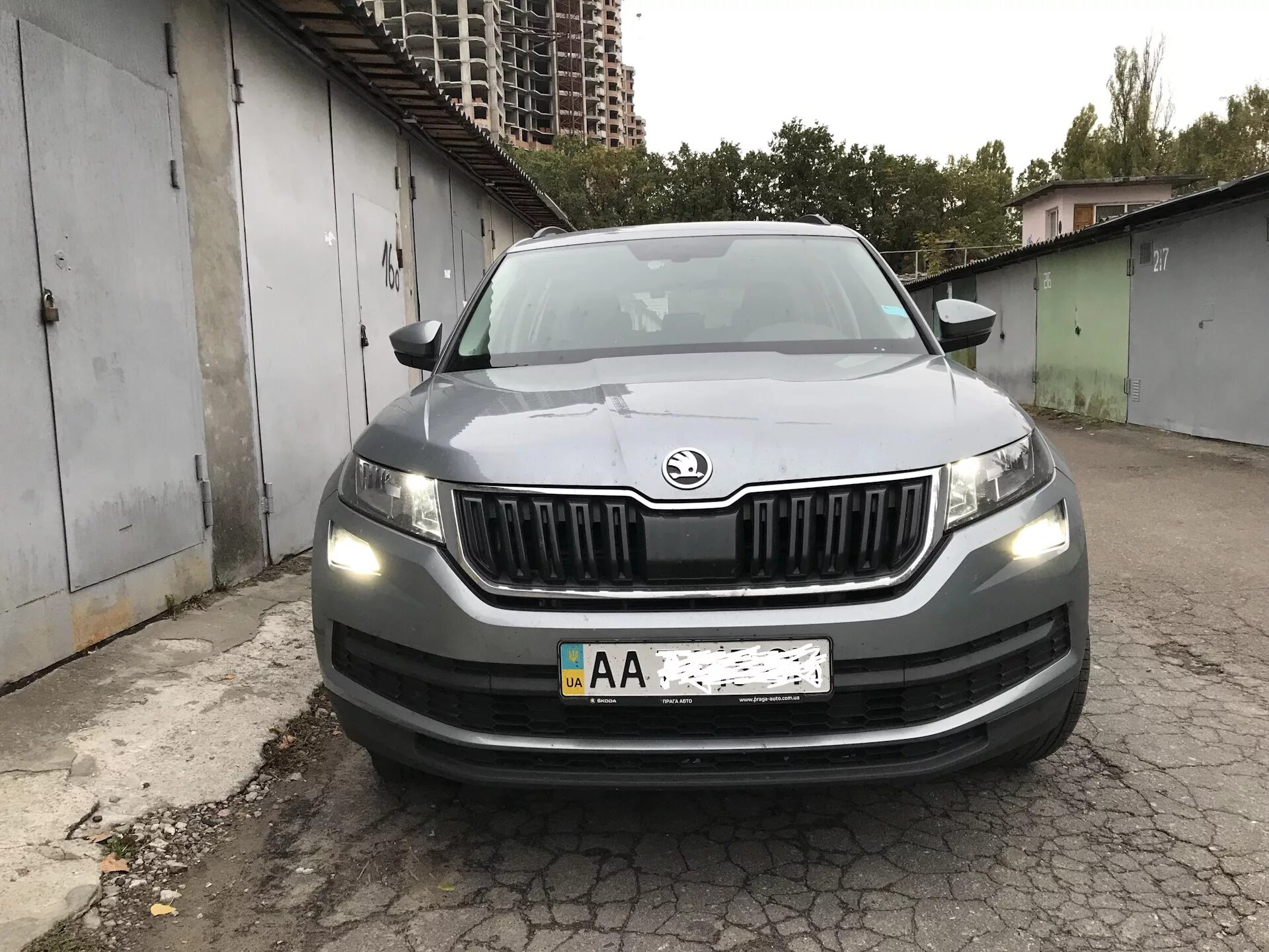 Шкода кодиак лампы ближнего света. Skoda kodiaq ближний led h7. skoda kodiaq дхо. дефлектор skoda kodiaq / шкода. ходовые огни шкода кодиак.