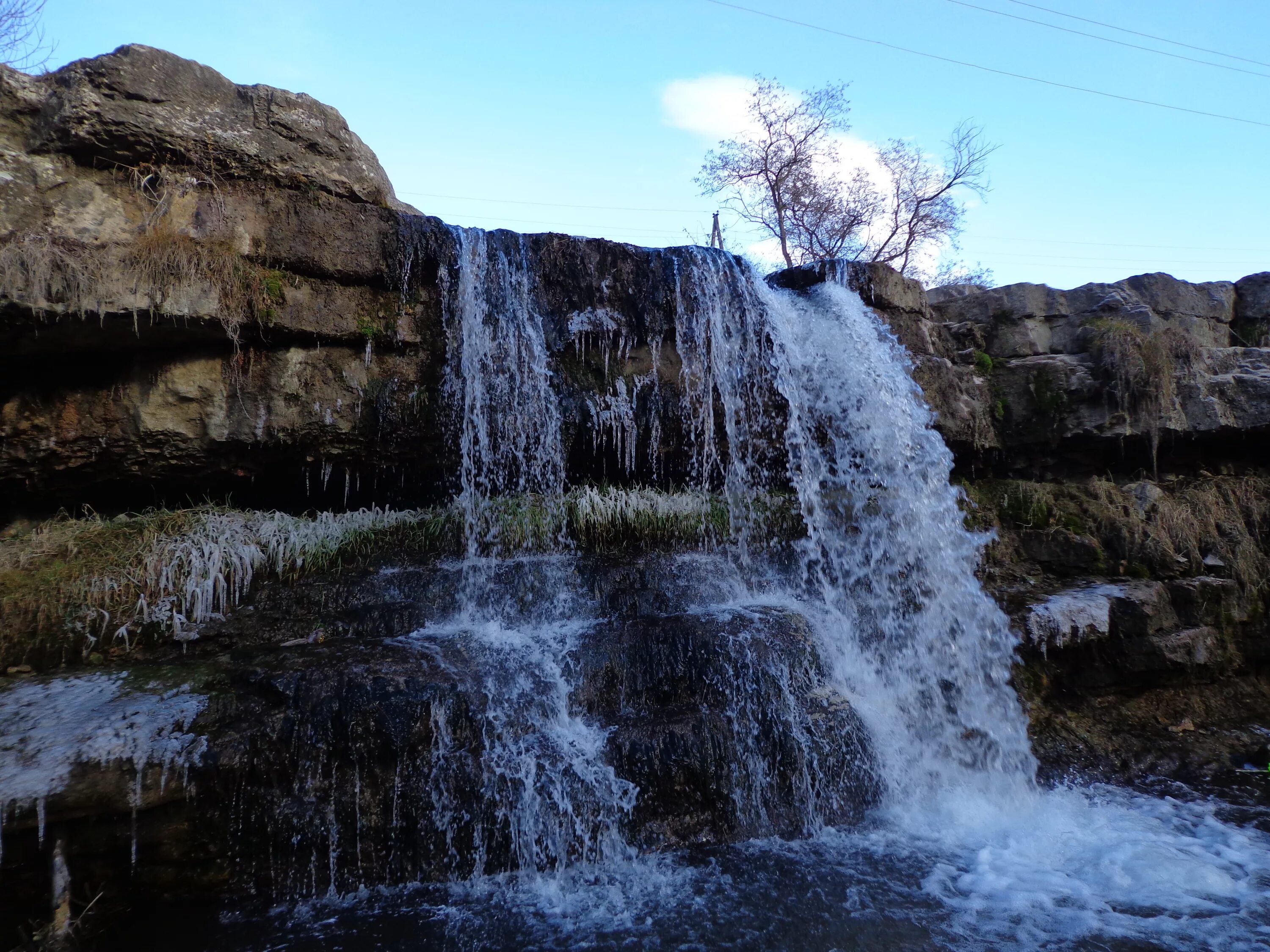 лермонтовский водопад в кисловодске. водопад магринский. водопады ставропольского края. жемчужный водопад кисловодск. лермонтовский водопад в кисловодске.