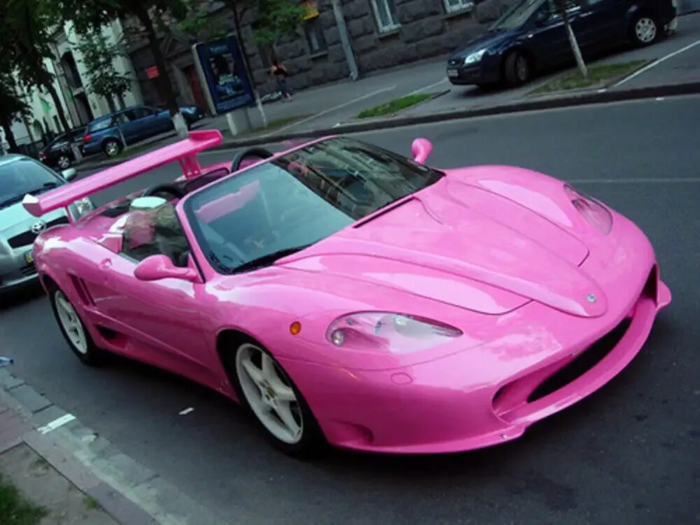 Где розовые машины. Ferrari f50 Pink. Розовая машина. Машина розового цвета. Розовая спортивная машина.