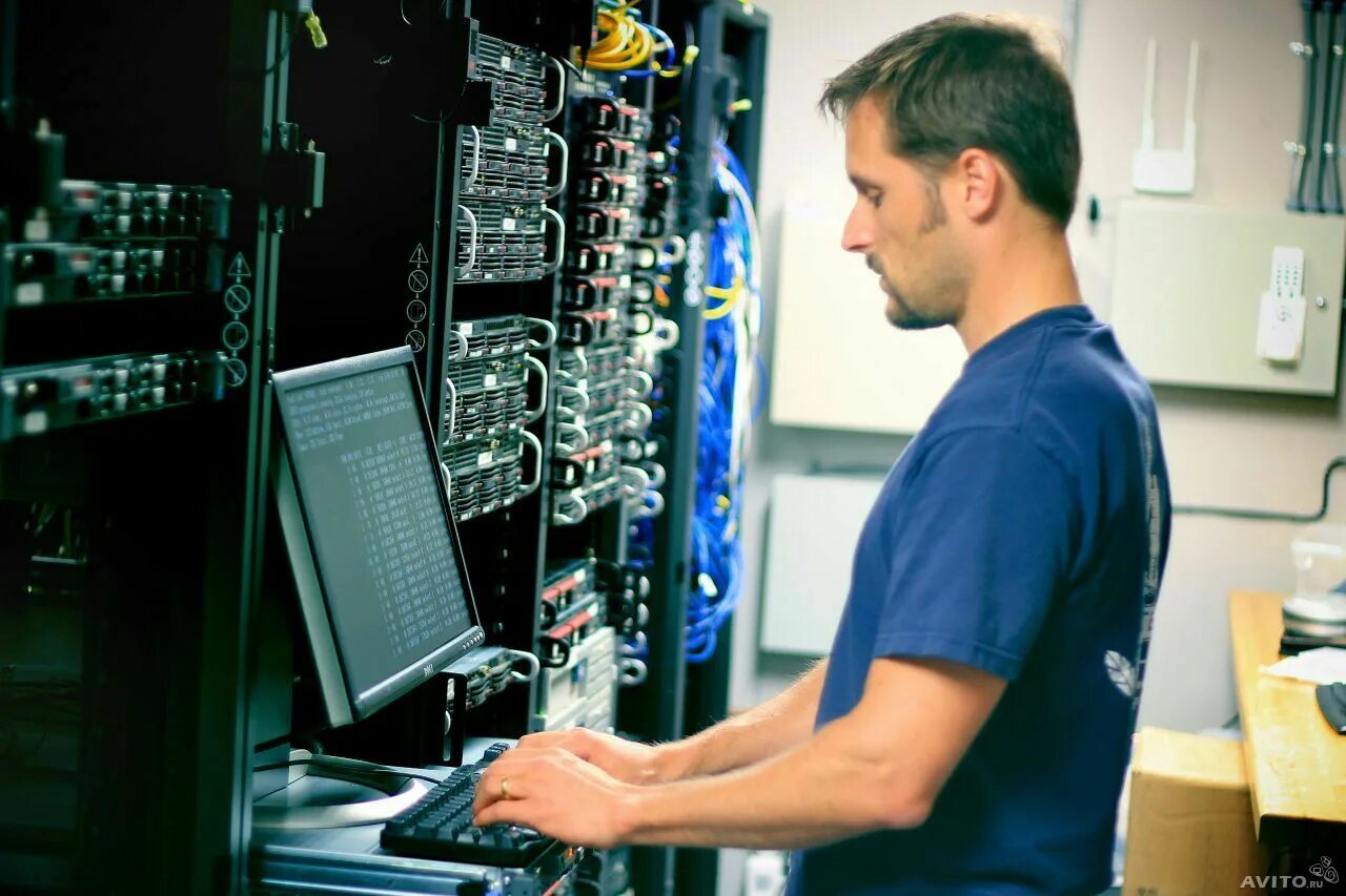 Специальности программиста. Специальность спо программирование в компьютерных системах. Информационные системы и программирование. Инженер информационной безопасности. Программирование вычислительных систем.