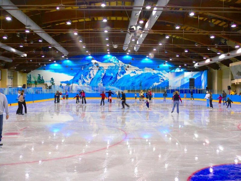 Ледовый дворец Нижневартовск. Каток Альпийский лед в Кузьминках. Ice Palace Краснодар каток. Ледовый дворец Ice Palace. Работает крытый каток