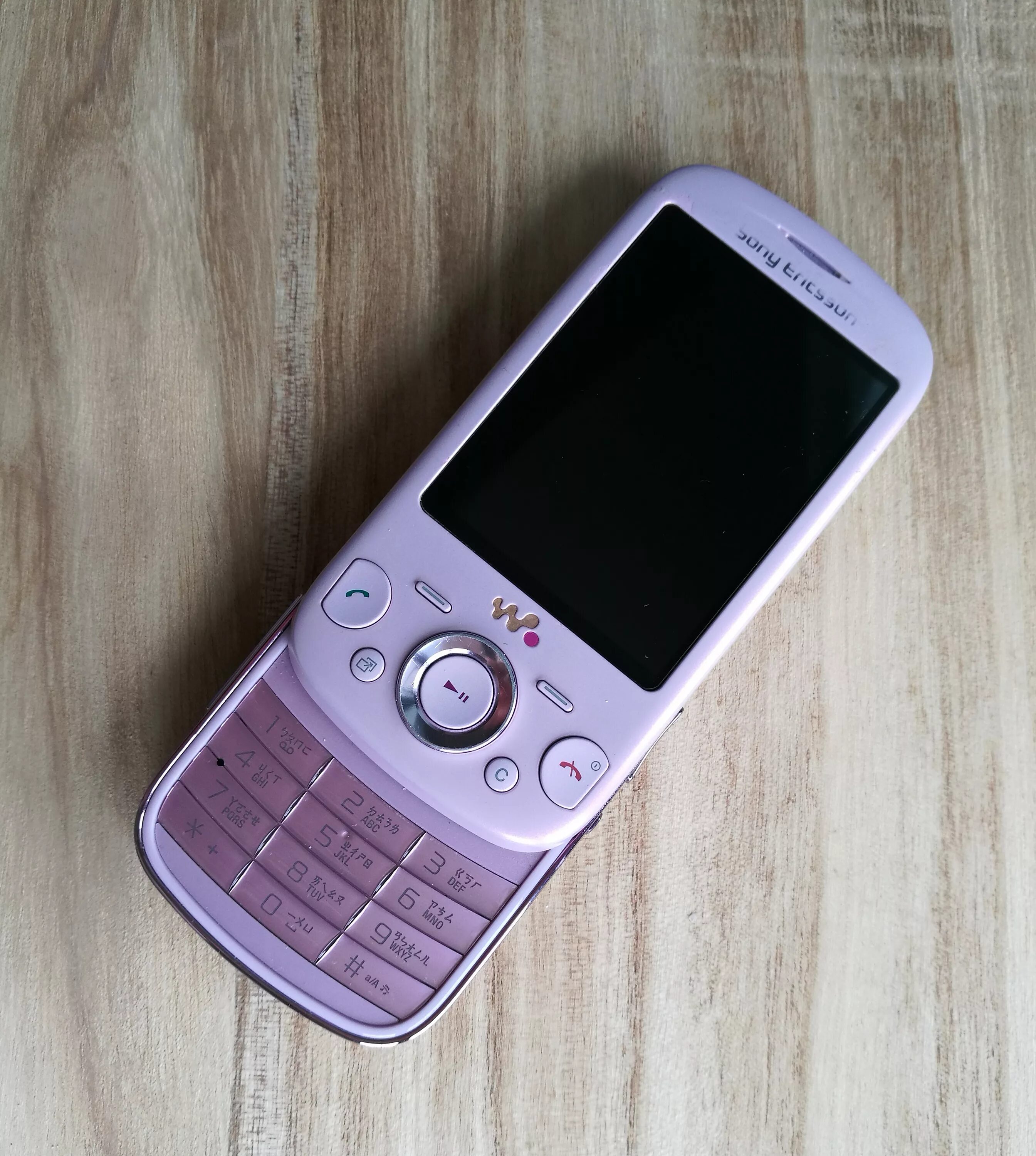 Sony ericsson w660i. Sony ericsson w100i. Сони эриксон w20i zylo. Sony ericsson старые модели слайдер. Лучшие слайдеры.