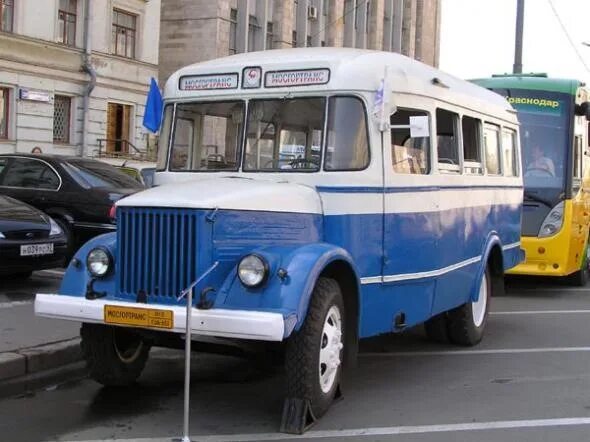 Транспорт время маршрутки. ГАЗ 51 автобус. ГЗА-651. КАВЗ ГАЗ 51. ПАЗ 651 кабриолет.
