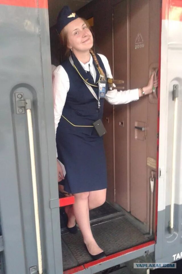 Проводница ольга бабенко. Береты проводников. Мария камникова проводница. Проводница домашнее. Форум проводниц.