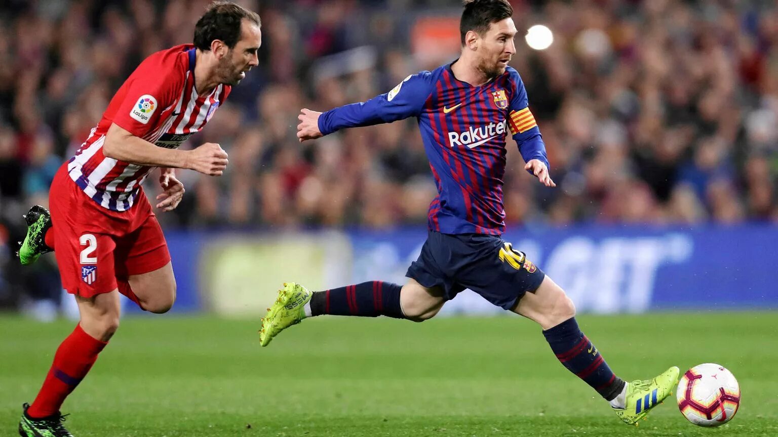 Матч барселона севилья. Барселона матчи запись. Ханси флик фото с матча с барселоной. Барса реал 4 0. Арсенал лига чемпионов 2009-2010.