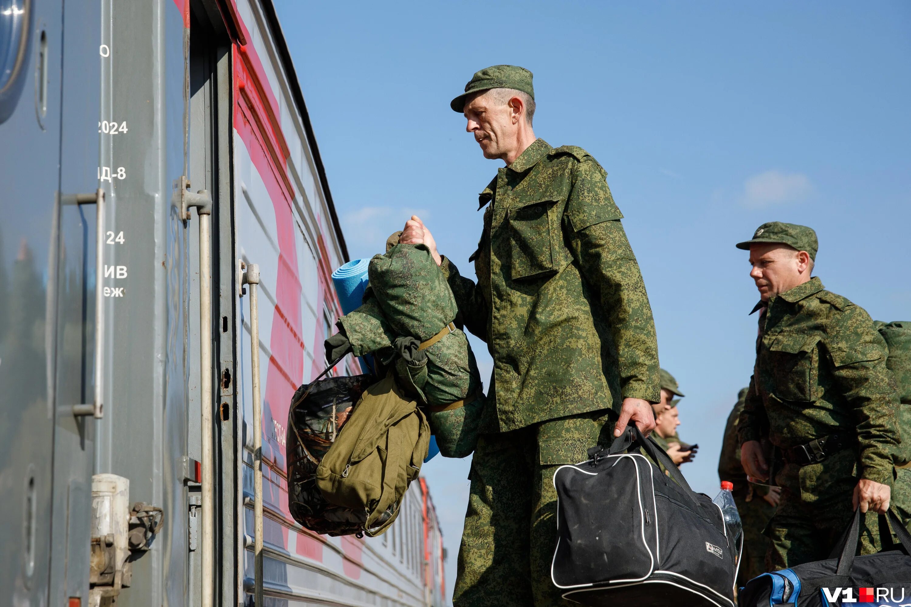 Военных призывают. Военная форма. Российские военные. Российский солдат. Российские военнослужащие.