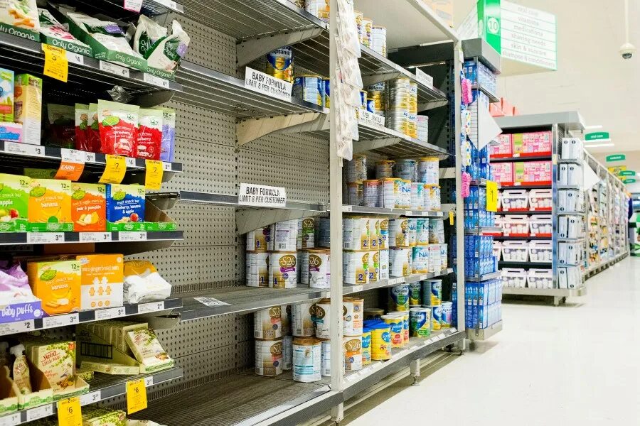 Продукция магазина. Сотрудники супермаркета. Промо акции в магазине. Дефицит детского питания в сша. Товары подешевеют.