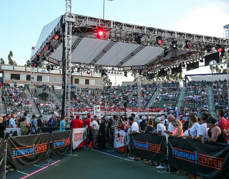 Boxing stadium. Бокс стадион. Октябрь стадион бокс. Стабхаб центр стадион. Английский стадион бокс.