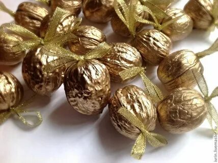 Елочные игрушки орех