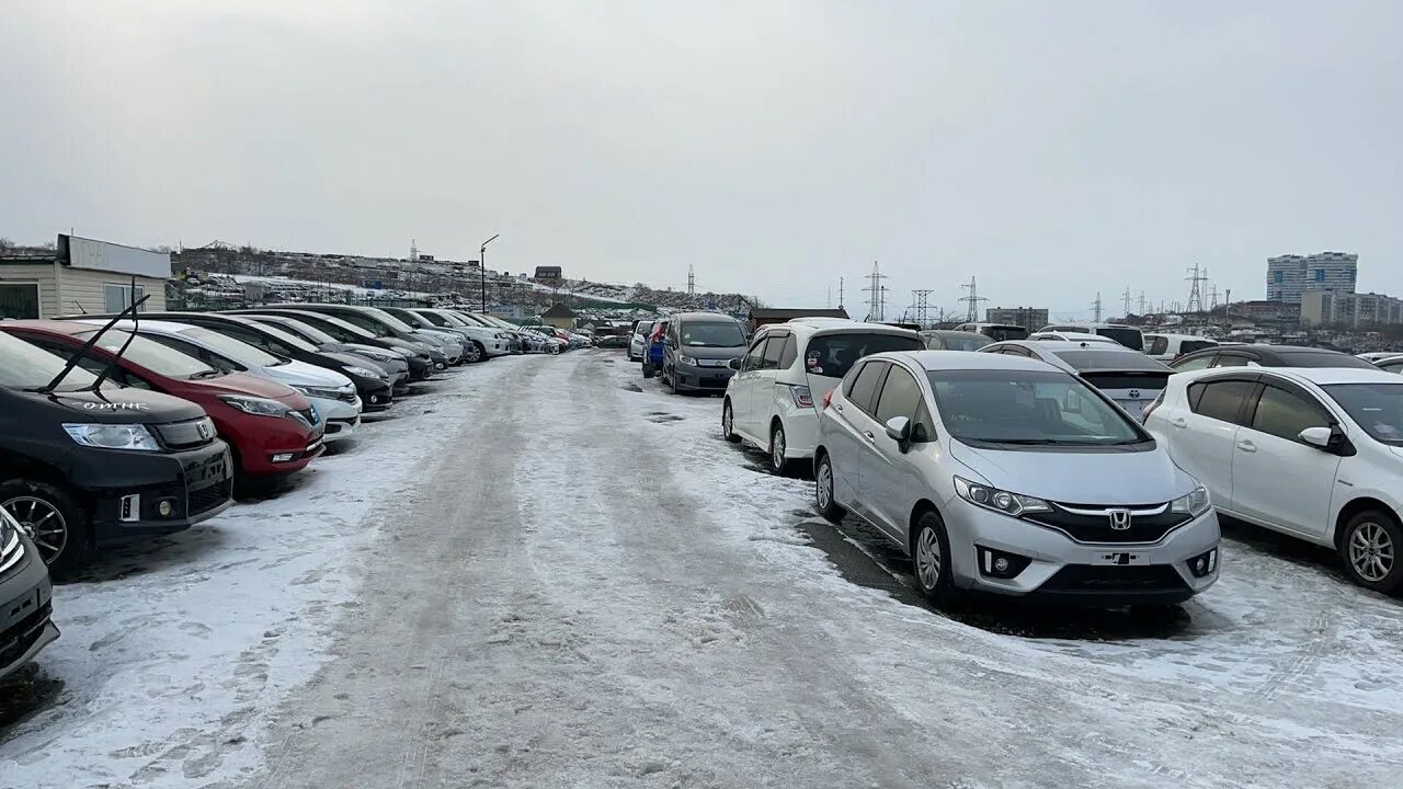 Купить автомобиль владивосток зеленый. Зелёный угол Владивосток авторынок. Рынок зелёный угол Владивосток. Рынок авто Владивосток зелёный угол.