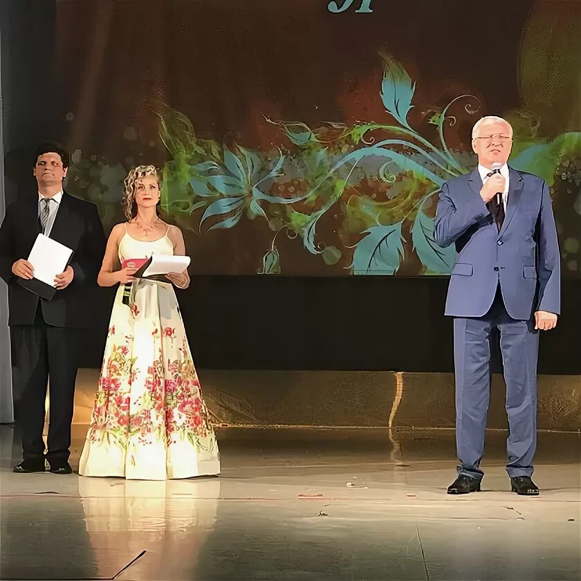 ведущие дом культуры. ведущие дк. концерт в дк ревда день пожилого человека. дк современник ковров зал. ведущий дк.