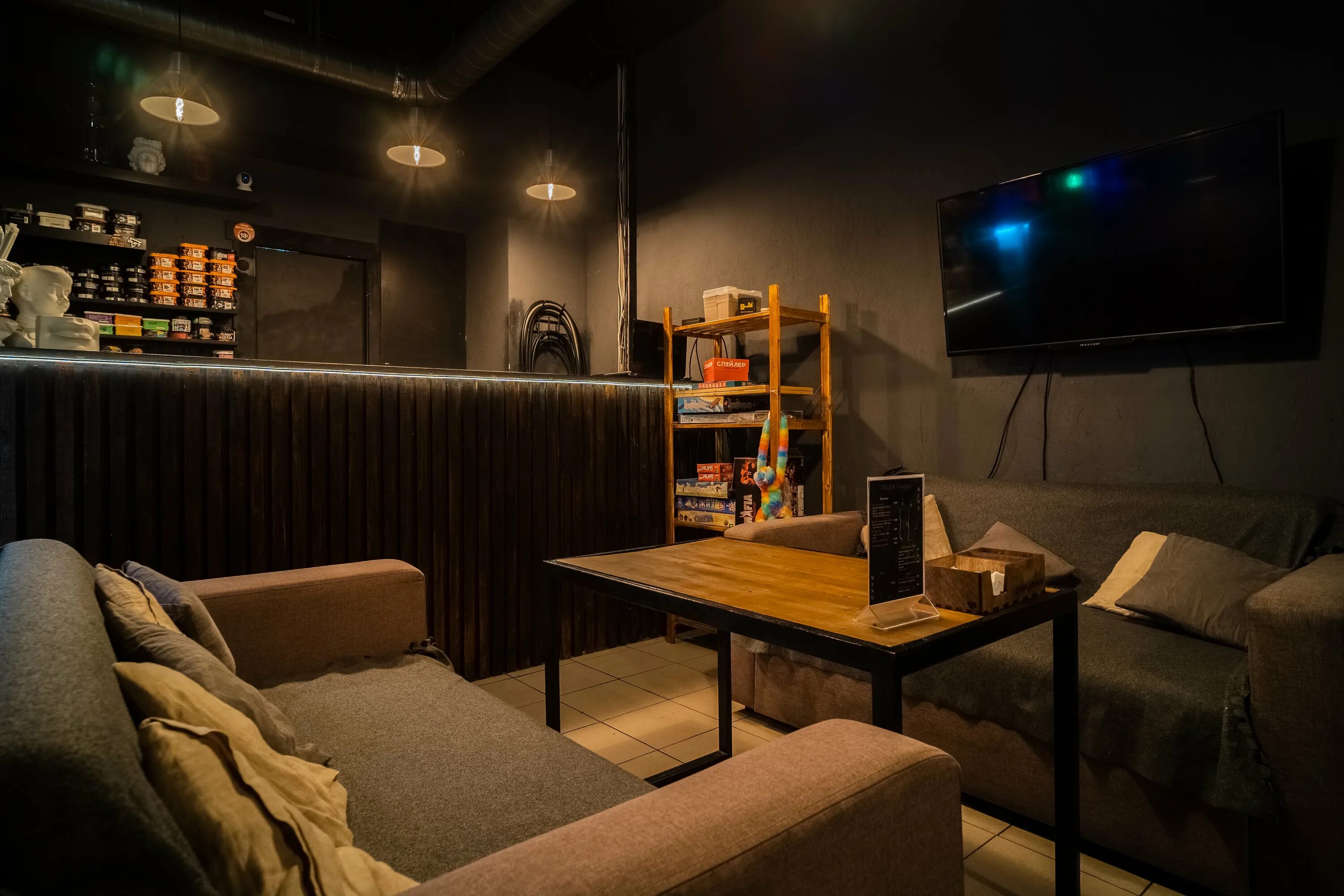 Xplace кальянная спб. Кафе с плейстейшен и кальяном. Кальянная с людьми. Уфа комната плейстейшен. Интерьер кальянной.
