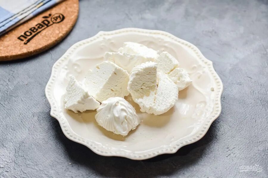 Торт с зефиром и фруктами. Торт вайкуле из зефира. Зефирный торт. Торт из зефира без выпечки. Сливки зефир клубника.