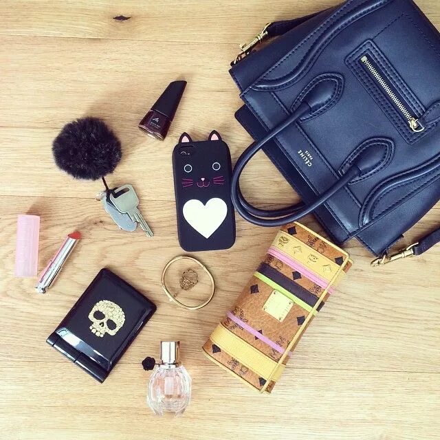 This is my bag. What&#039;s inside сумка. соён my bag. what in my bag. things in my bag.