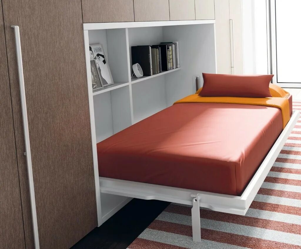 Откидная кровать горизонтальная. Кровать для малогабаритной комнаты. Компактные диваны для маленькой комнаты. Откидная кровать.