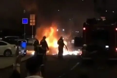 В москве горит человек