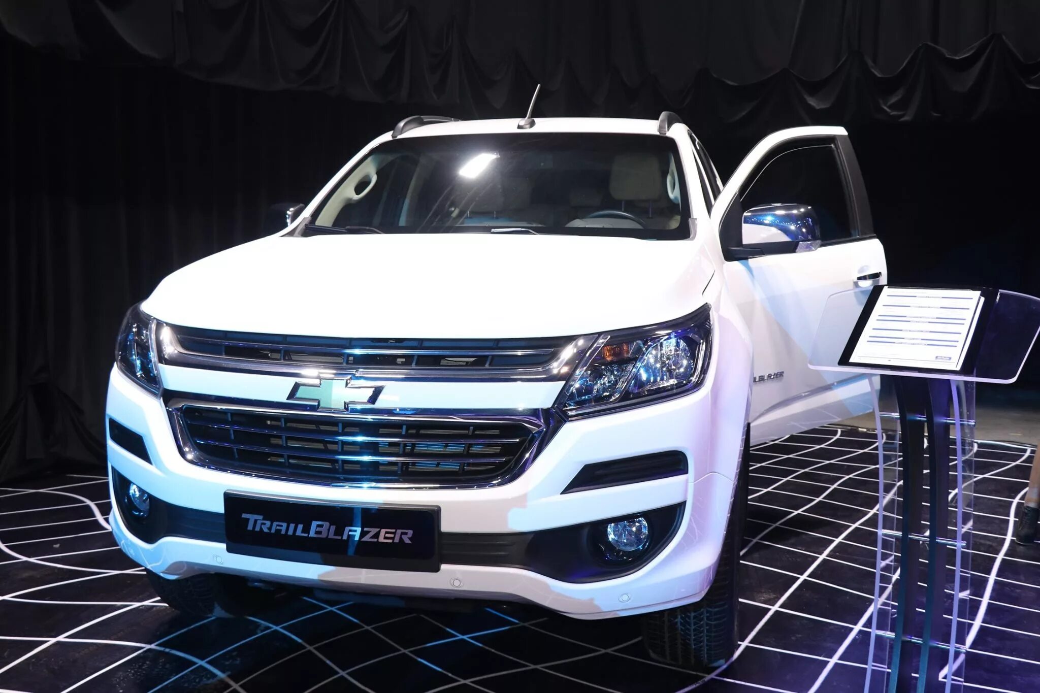 Uz avto savdo. Trailblazer Chevrolet Uzbekistan narxi. Шевроле trailblazer Узбекистан 2019. Chevrolet trailblazer GM Uzbekistan. Chevrolet trailblazer 2020 Узбекистан narxi.