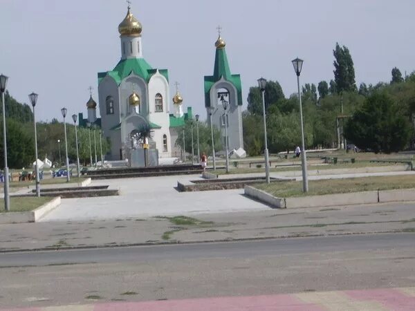 Знаменск область. Храм г Знаменск Астраханской области. Знаменск Церковь храм. Капустин Яр город Знаменск. Знаменск Церковь Александра Невского.