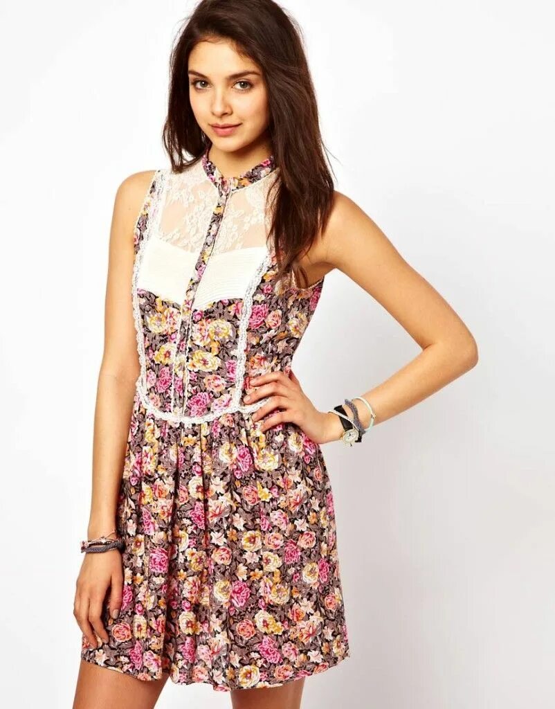 Платье с цветочным принтом. Платье коктейльное. All dress for you. Девушка в платье летнем. Warehouse платье цветочное.