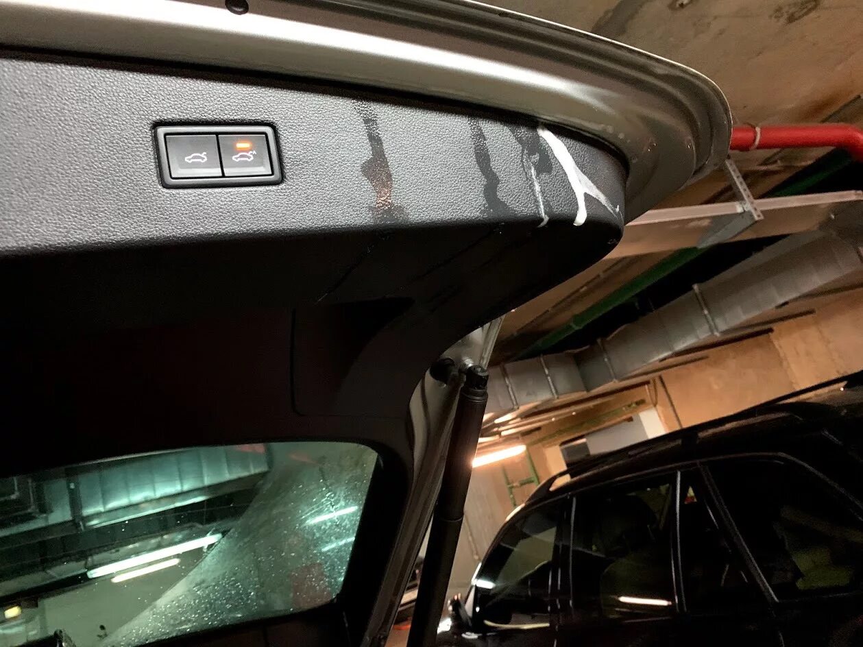 Стекло тигуан 2019 с подогревом. Трубка заднего омывателя tiguan 2. омыватель заднего стекла vw tiguan. омыватель заднего стекла фольксваген тигуан. трубка омывателя заднего стекла тигуан 2.