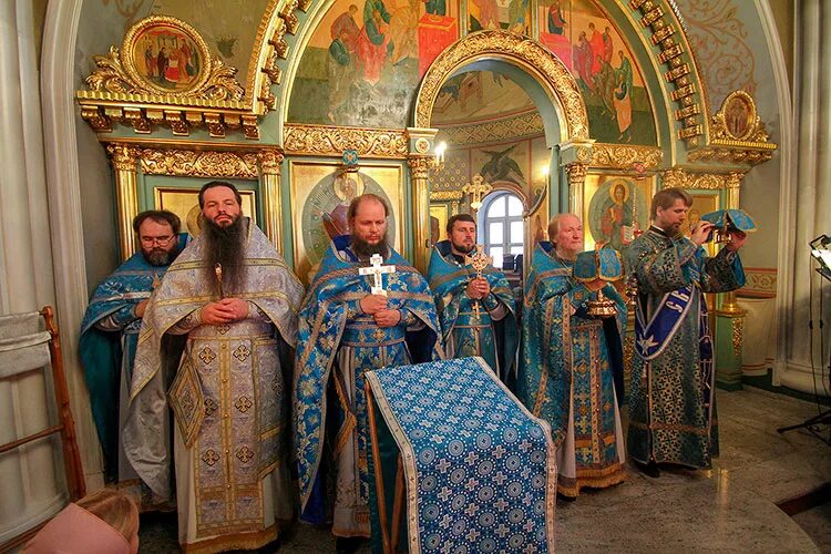 богослужения в храмах щелково. троицкий собор крещение. троицкий собор кемерово батюшка. богослужения в храмах щелково. храм щелково алексия снаружи.