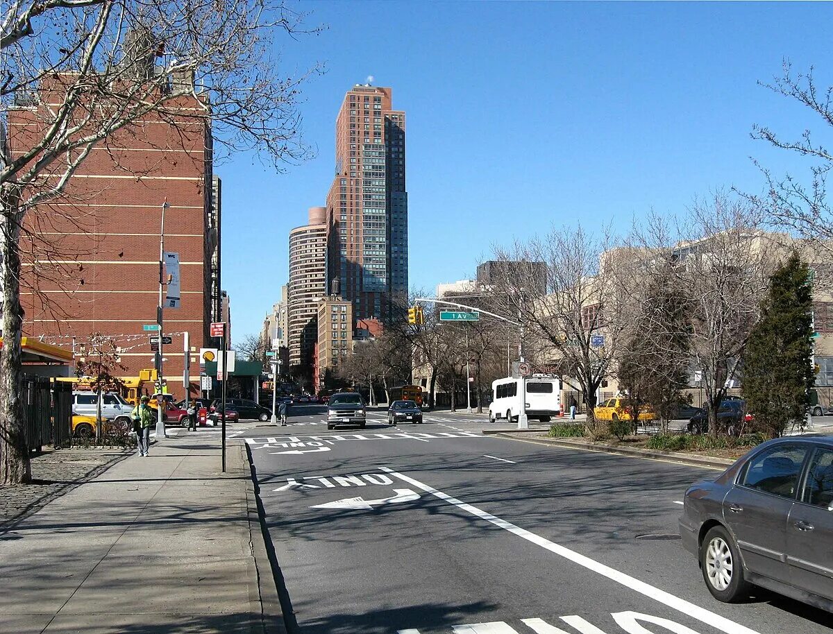 Является улица местом. 96th street (manhattan). верхний ист сайд нью-йорк 96 улица. 65-я ист стрит в манхэттене. восточный гарлем парк авеню.