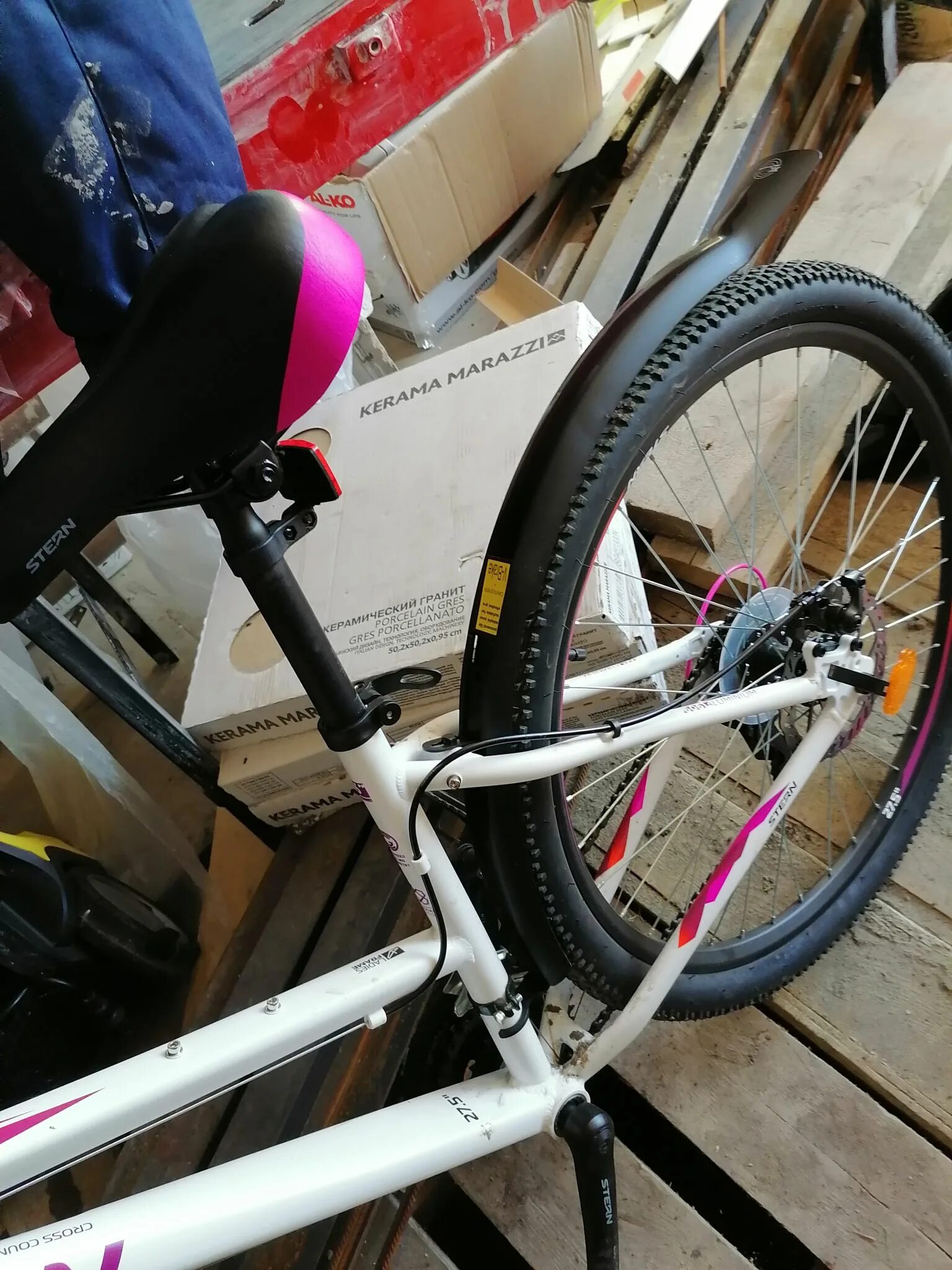 Author 8. Держатель (петух) author. Покрышка kenda 24"x1. Крылья для велосипеда jamis 29 дюймов. Седло author sono.