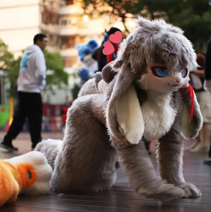 Кролик фурсьют кролик. Фурсьют кимоно кролик. Фурсьют Ленивец. Bunny fursuit. Furry real life