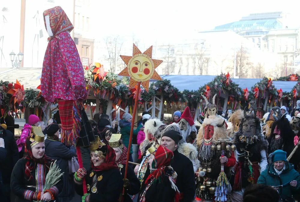 Масленица на площади. Фестиваль в москве после масленицы. Празднование масленицы в москве. Масленица в москве. Фестиваль масленицы на красной площади.