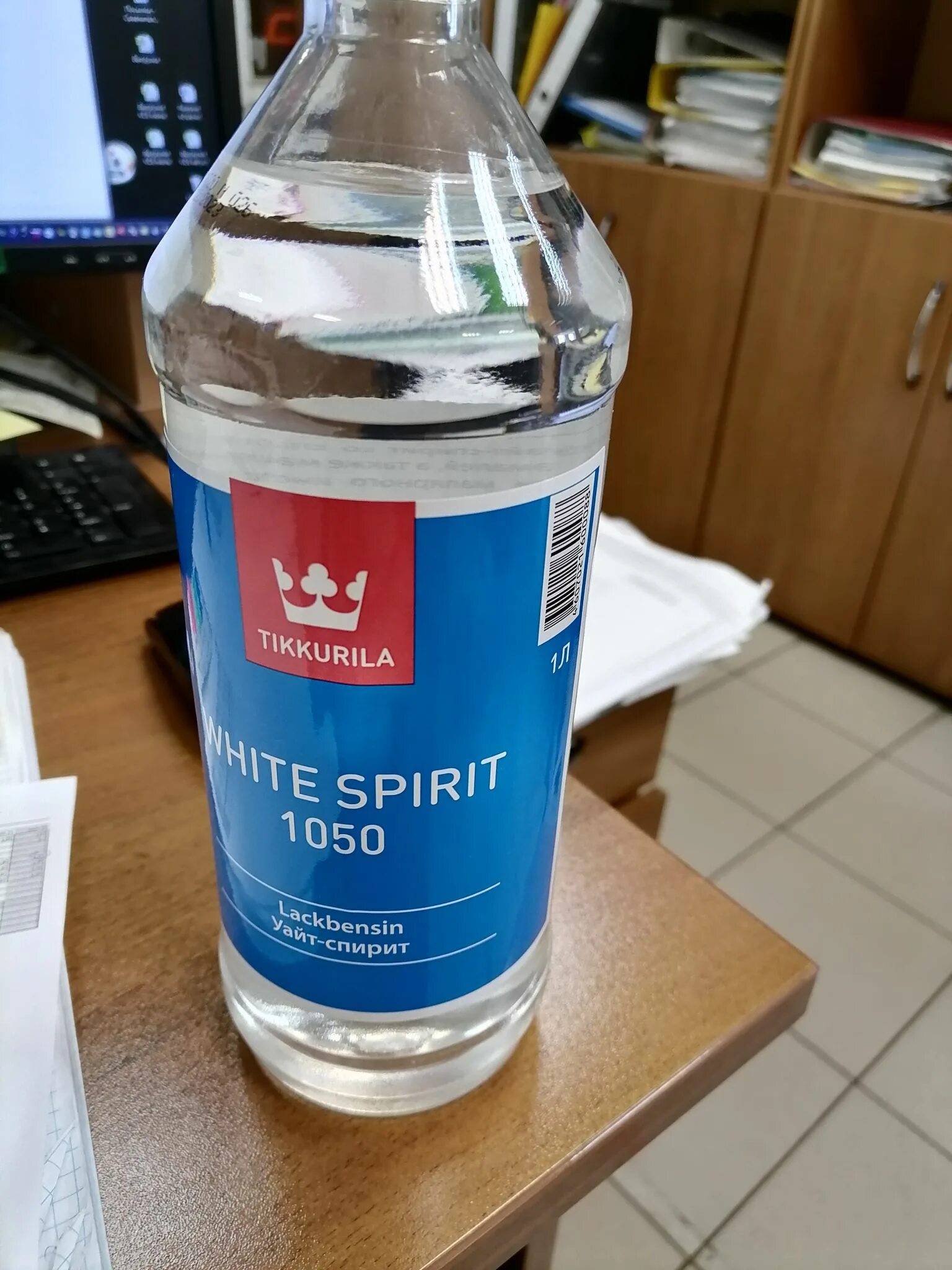 White spirit tikkurila lakkabensiini 1050. Растворитель 1050. Растворитель 1050. Тиккурила лаккабензини 1050. Растворитель lakkabensiini 1050 финский 1л.
