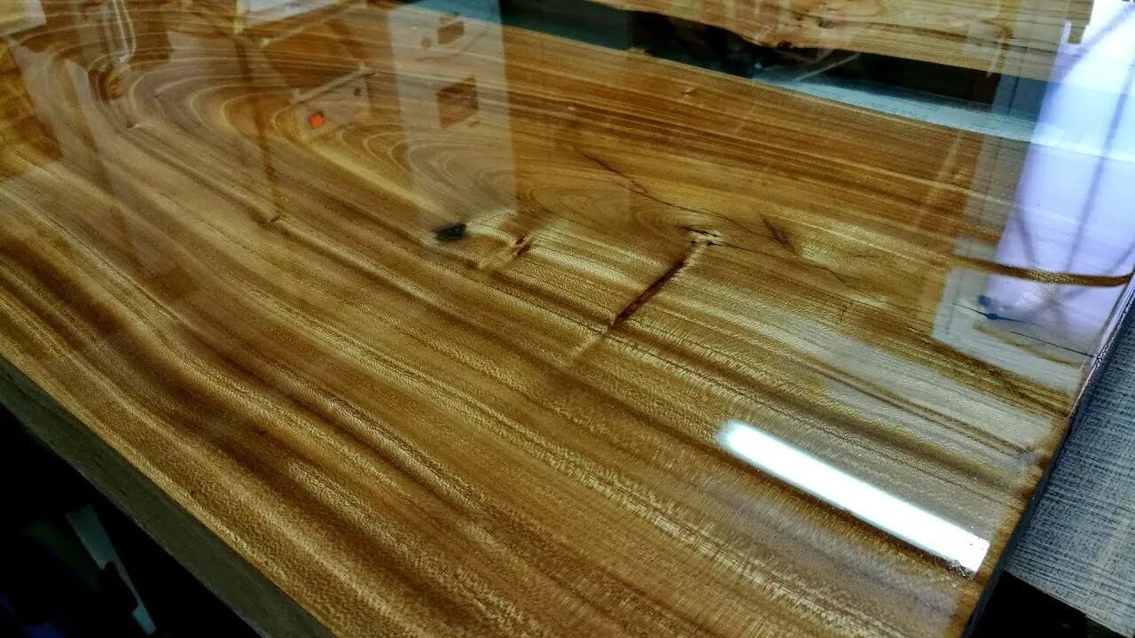 Дерево покрытое жидким стеклом. Дерево покрытое жидким стеклом. Столешница из эпоксидной смолы. Стол кухонный с эпоксидной смолой. Столешница из эпоксидной смолы.