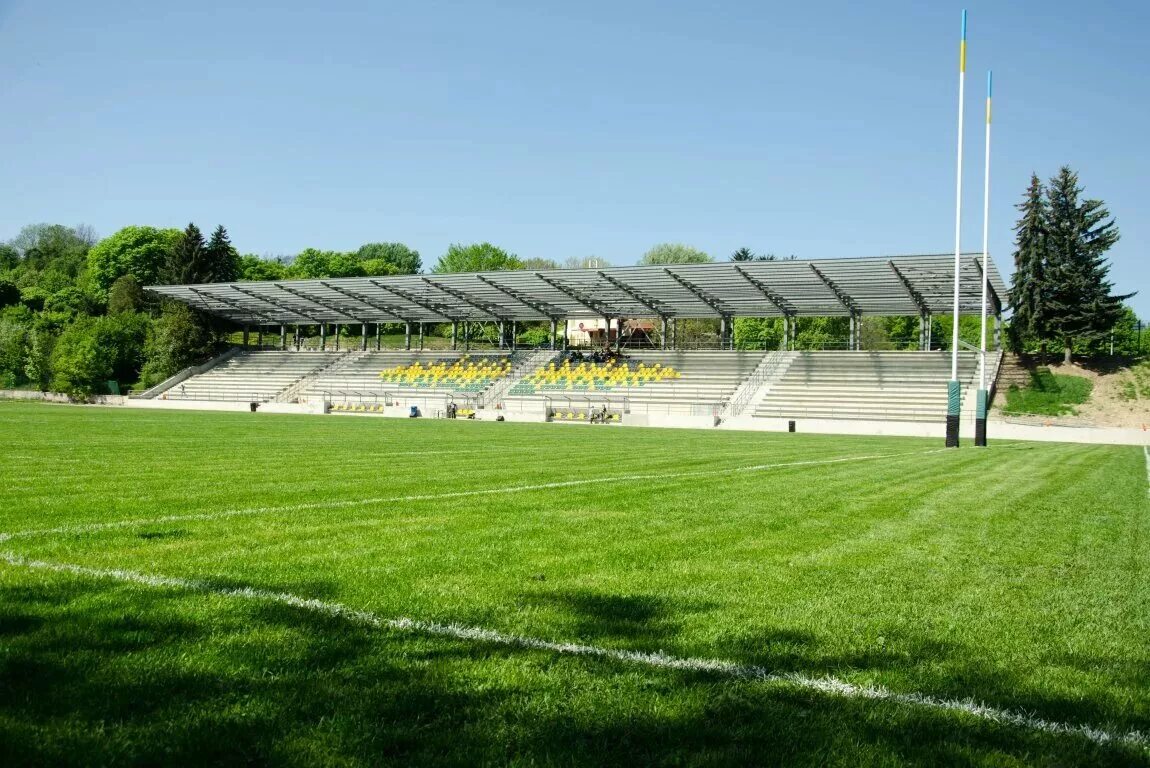 Стадион Юность во Львове. Беость стадион Андижан. Стадион ukrayina. Yunist Stadium Чернигов Украина футбольный стадион. Стадион молодежная