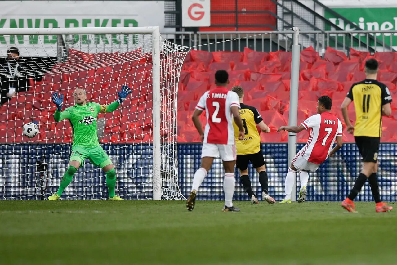Href ajax. Витесс аякс. ремко пасвер. ремко пасвер нидерландский футболист. huntelaar ajax amsterdam.