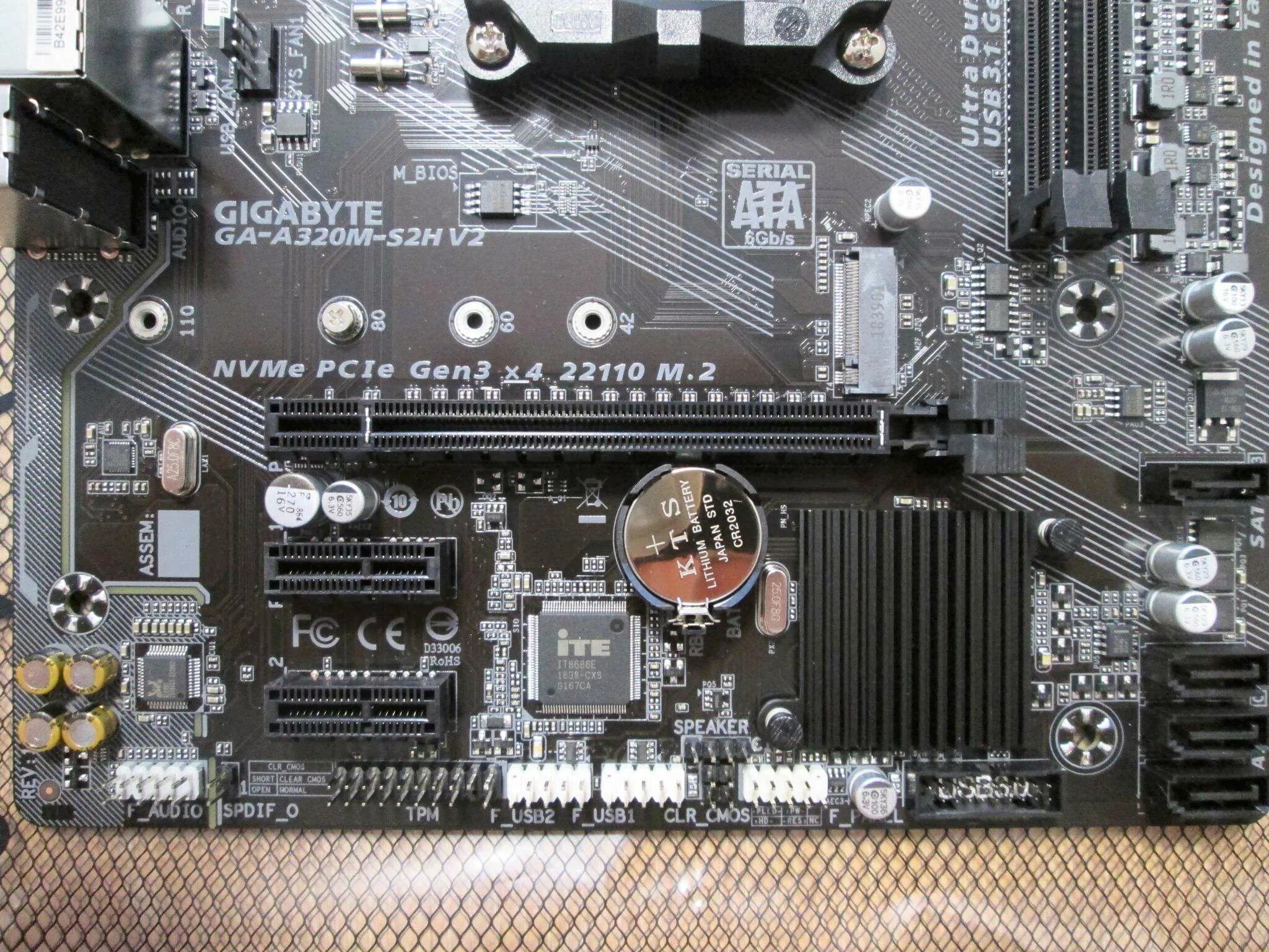 Gigabyte ga-a320m-s2h v2. Gigabyte a320m-s2h v2. Гигабайт a320m-s2h v2. Материнская плата гигабайт ga-a320m-s2h v2. Плата gigabyte a520m h