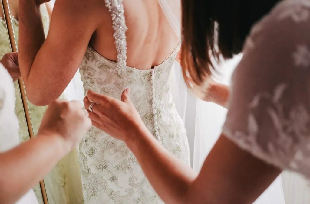 ателье свадебных платьев. пошив свадебных. пошив свадебного платья. венчальное платье. расшив свадебного платья.