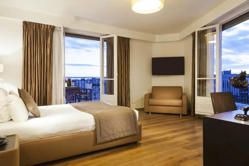 Was the hotel nice. Anantara plaza nice hotel. Ницца отели. Was the hotel nice. Was the hotel nice.