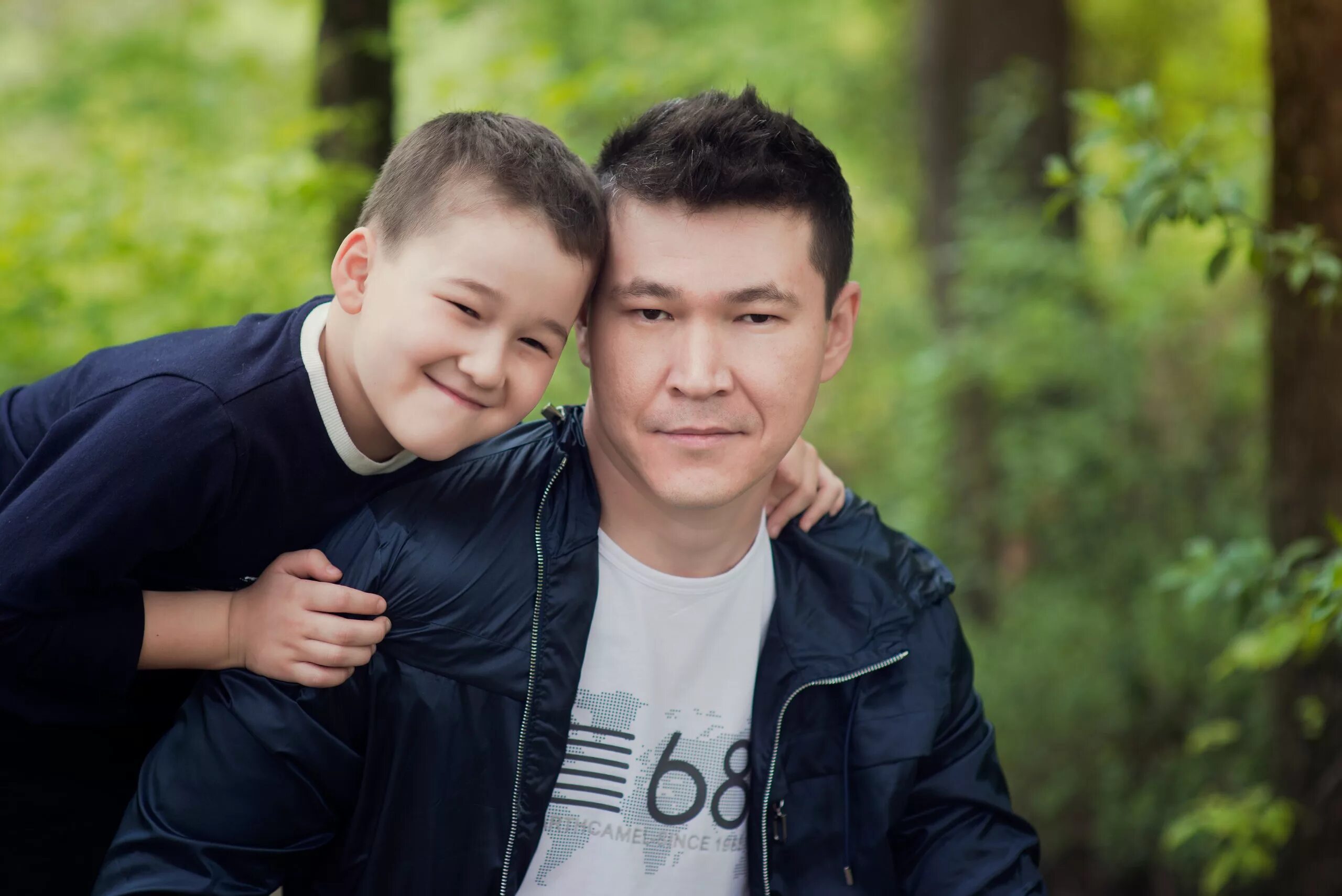 Сугралинов данияр юник. Путь духа - данияр сугралинов. 99 мир - данияр сугралинов. Маджуро данияр сугралинов. Кубатов данияр.