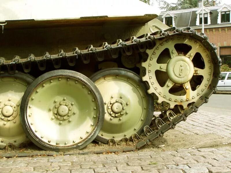 Tank 300 raptor. Tank 300 на больших колесах. Т 34 85 катки. Катки танка т 34 85. Tank 300 силовой бампер.