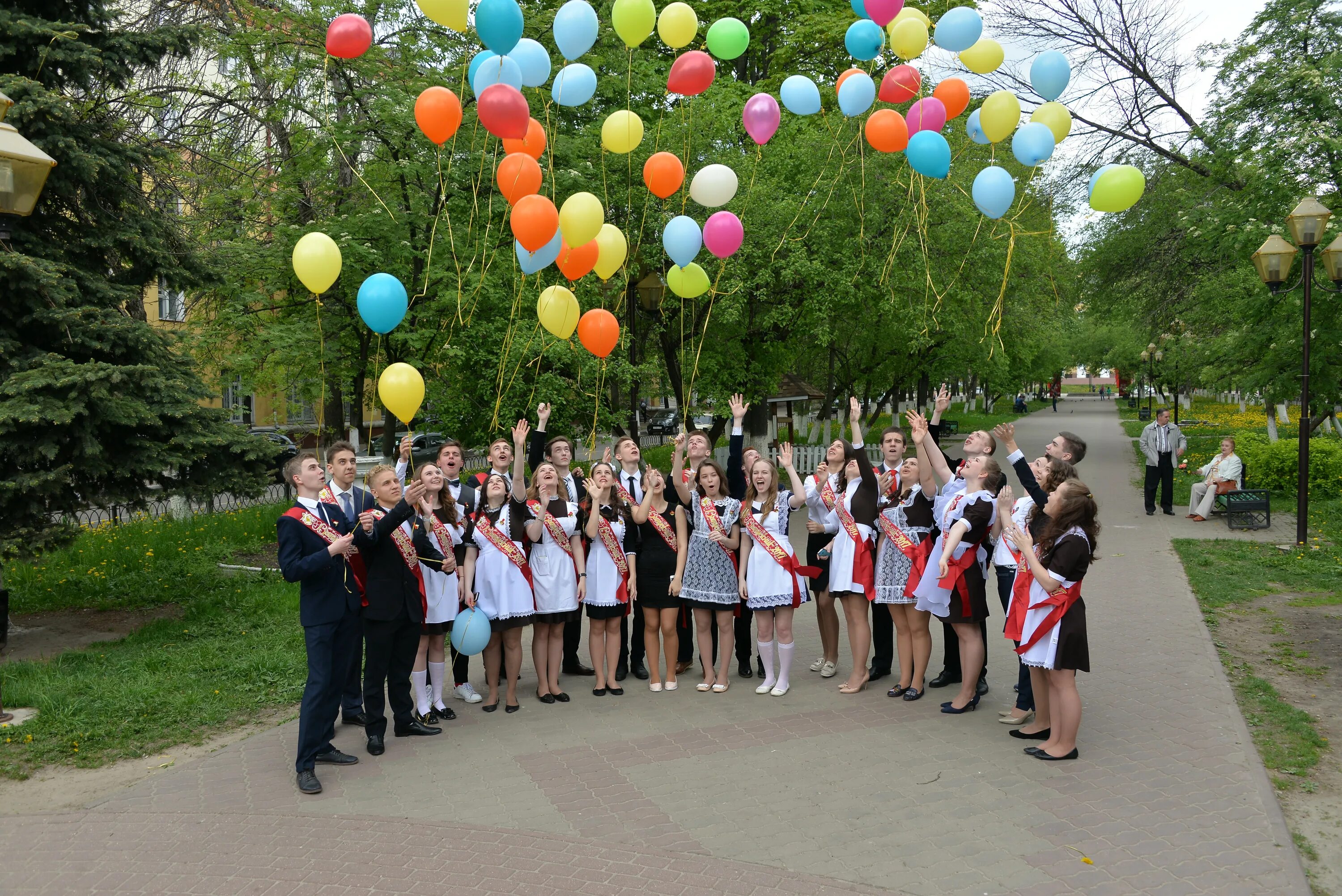 Выпускники школа 22. 11 Школа Электросталь. Школа 20 Электросталь. Школа 22 Электросталь. 12 Школа Электросталь.