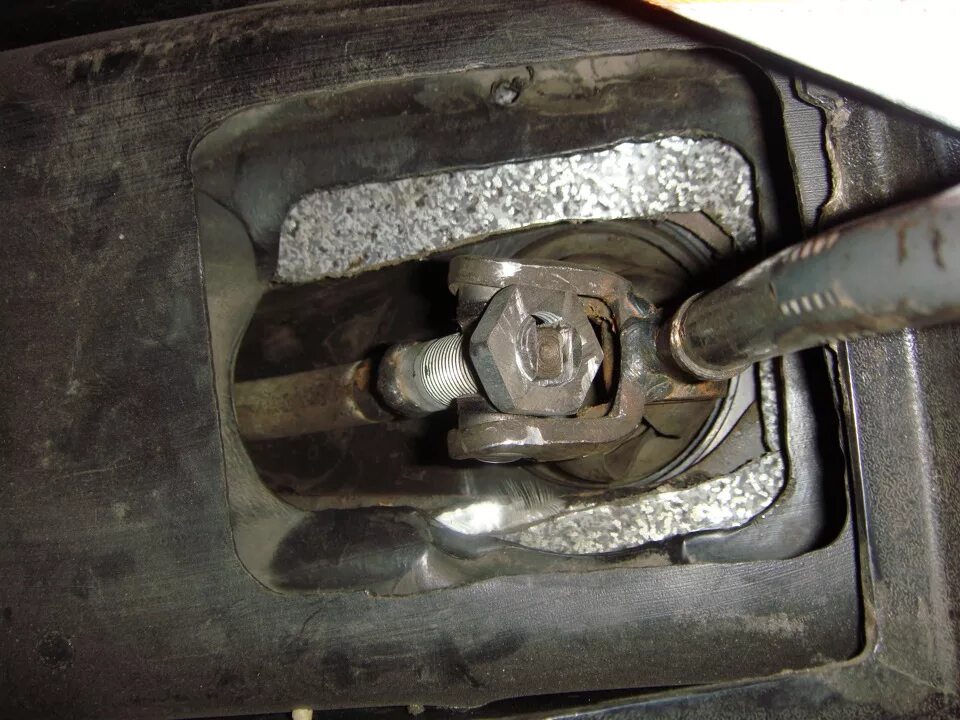 Что такое кулиса. Кулиса st246. Короткоходная кулиса ваз 2106 4х ступка. Кулиса кпп калина 2. Кулиса кпп ваз 2111.