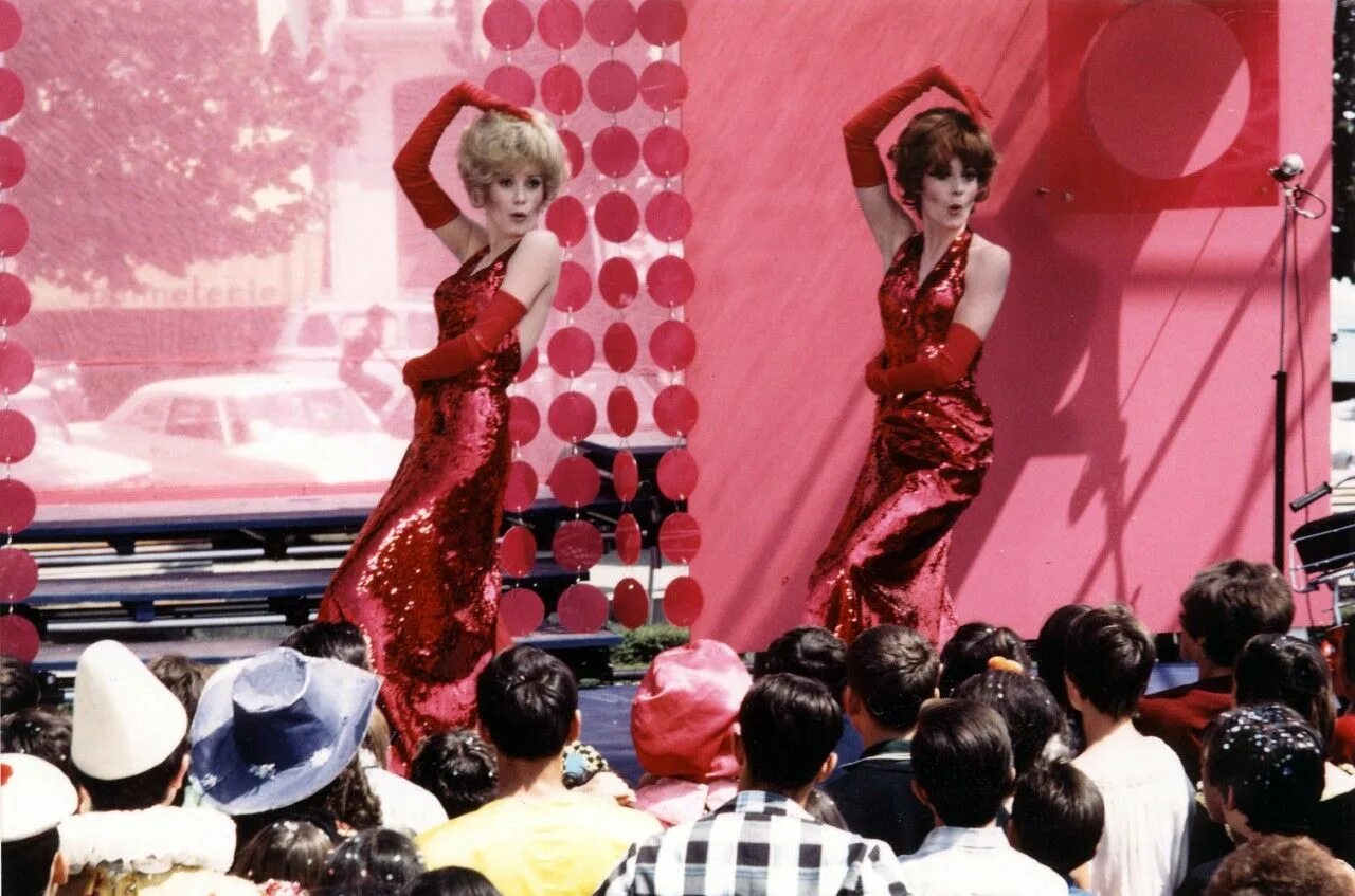 Катрин денёв сестра. Жак перрен девушки из рошфора. Катрин дорлеак. Девушки из рошфора. Девушки из рошфора.