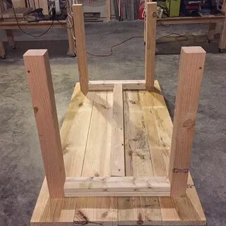 Деревянный каркас для стола