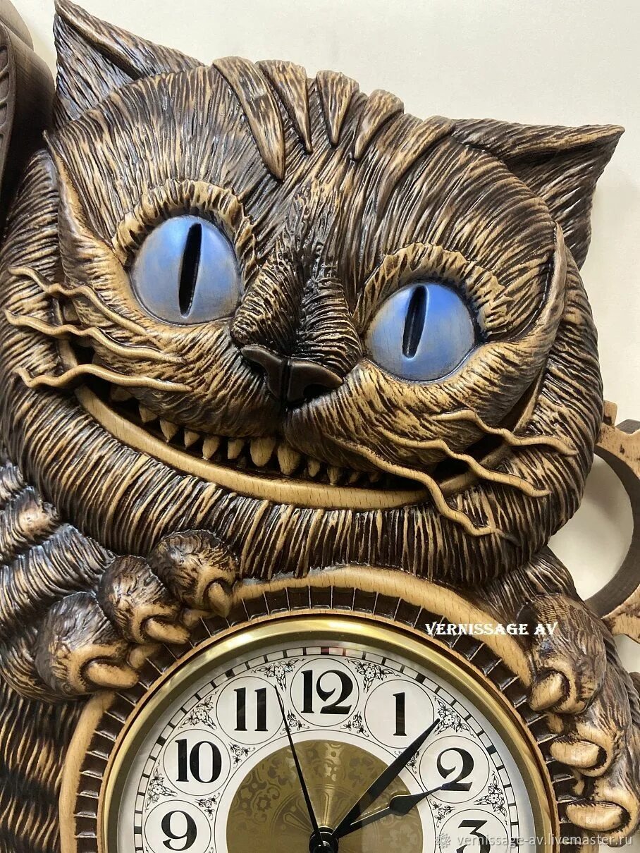 Кот с часами. Часы чеширский кот bogacho. чеширский кот часы. часы каминные чеширский кот. кот часы чеширский кот.